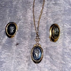 Sara Coventry cameo necklace set